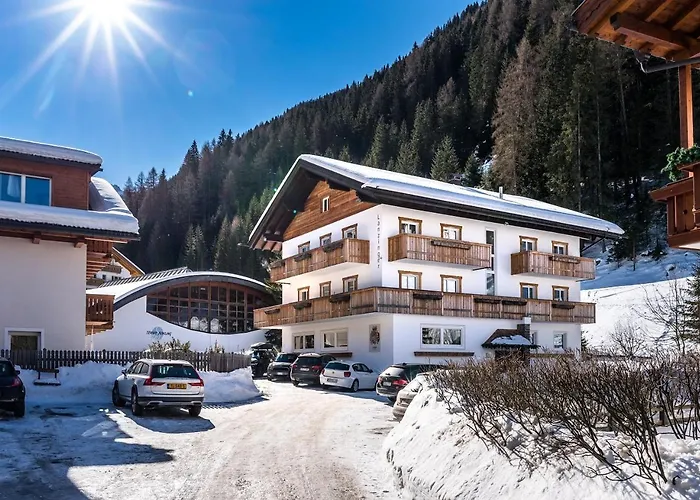Hotel Garni Lanzinger Selva di Val Gardena
